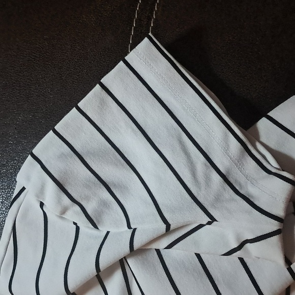 Adrienne Vittadini Black & White Striped Crew Neck Cropped Short Sleeve Top L - Picture 10 of 10